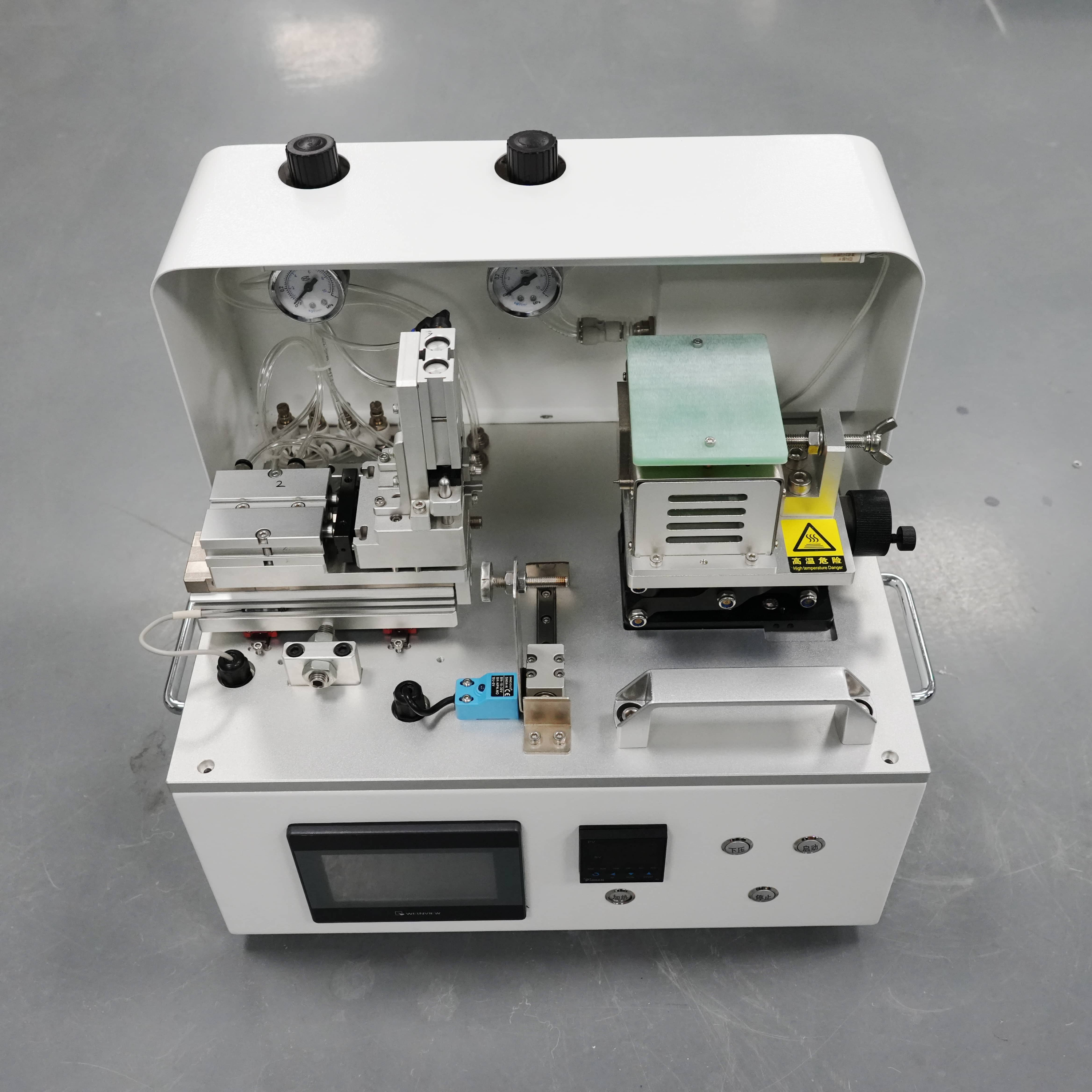How does an automatic PTFE pipe flanging machine process PTFE pipes?